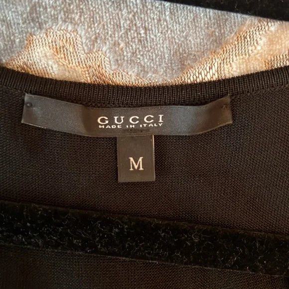 Gucci gorgeous cocktail black dress with gold brooch. Size M in as new condition - Picture 4 of 7